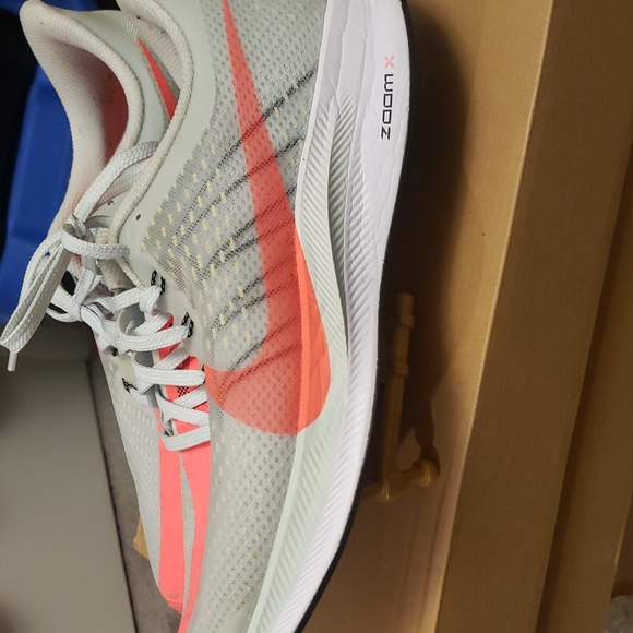 Nike Athletic Shoes in Gray and Athletic Shoes in Gray and Pink  9.5M Or 11W - Picture 6 of 7